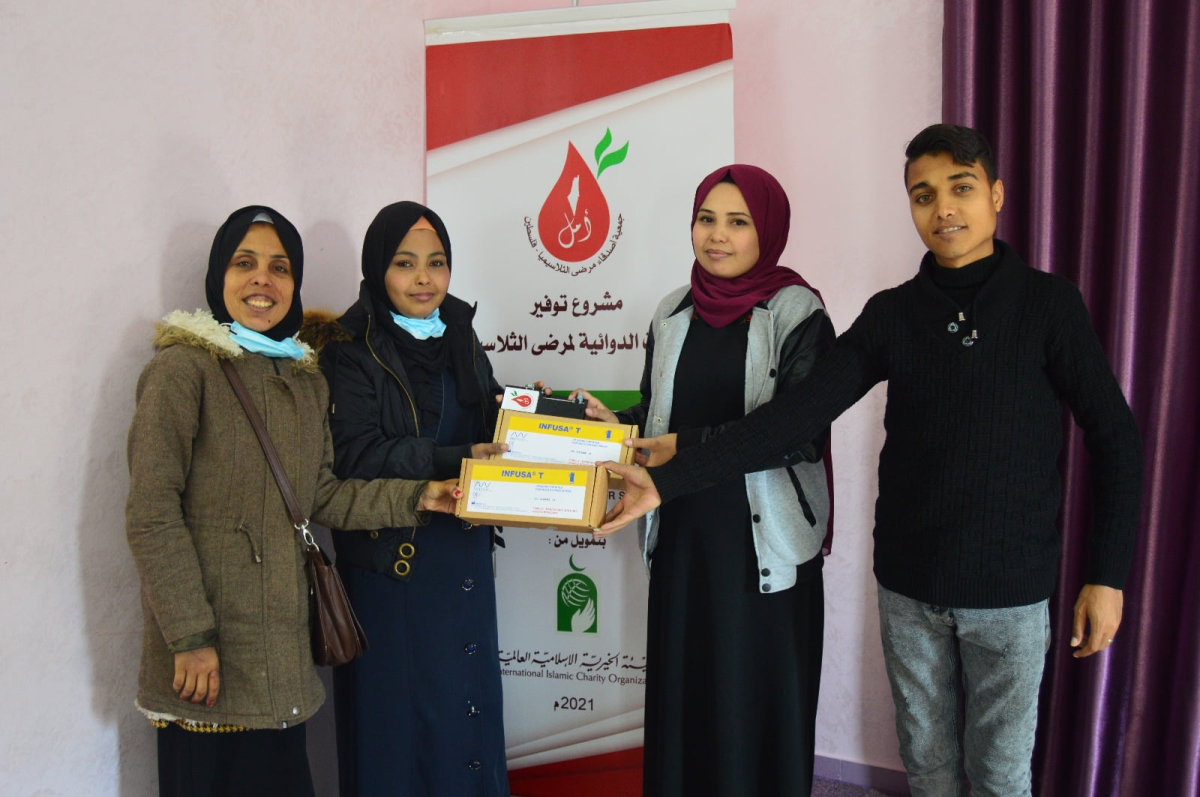 أصدقاء مرضى الثلاسيميا تُسلم مضخات علاجية للمرضى في قطاع غزة