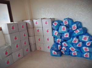 جمعية أصدقاء مرضى الثلاسيميا توزع طروداً غذائية وصحية لعائلات المرضى في قطاع غزة